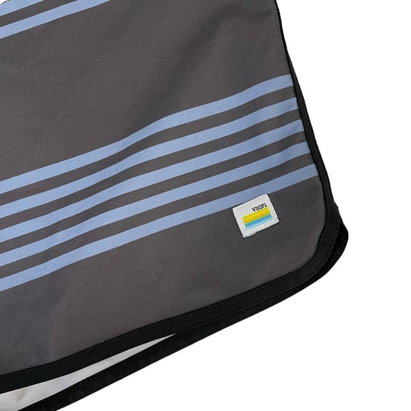 Vuori Men’s Banks Athletic Shorts 8.5” Unlined Stripe Gray - Picture 10 of 13